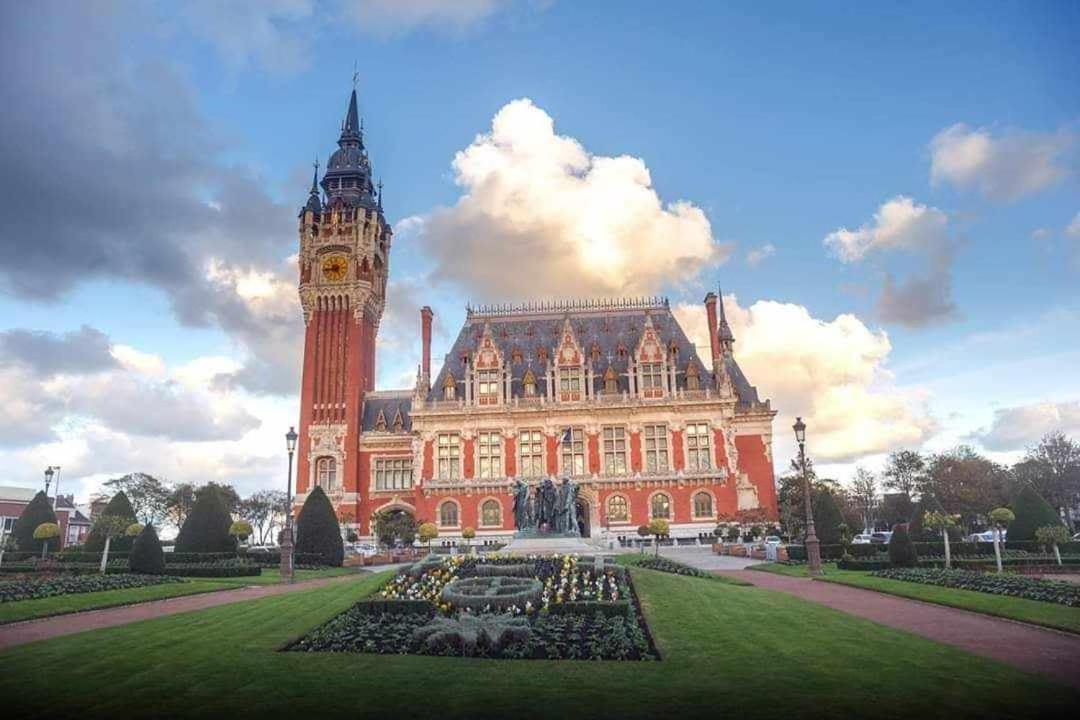 Calais Plage-Gare Appartement Elegant Tout Equipe エクステリア 写真