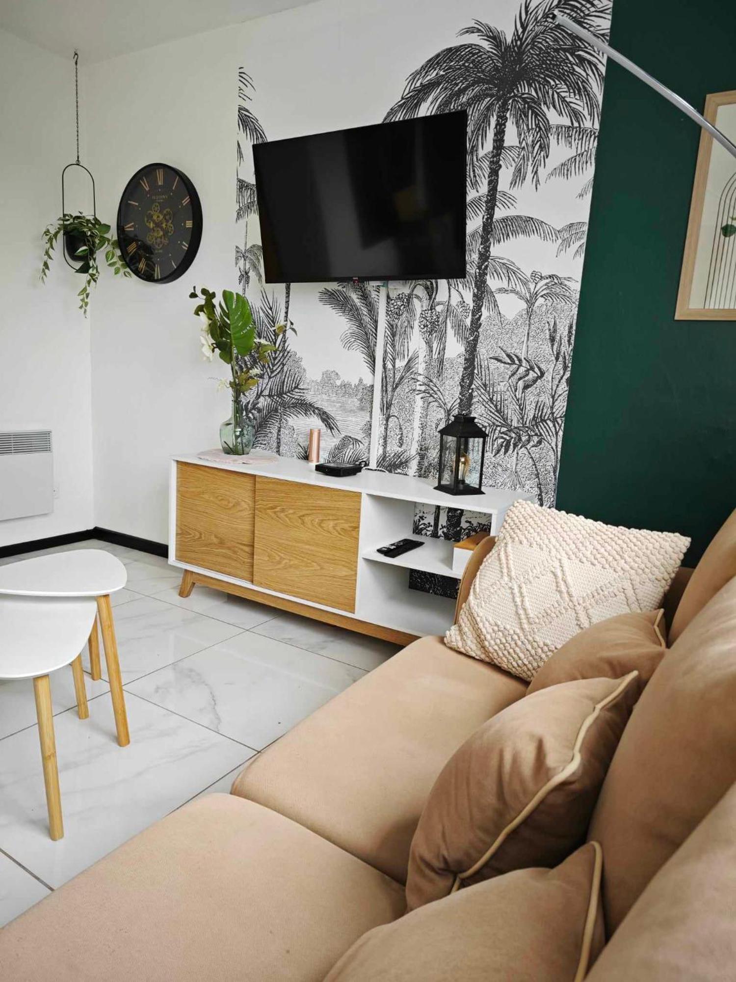 Calais Plage-Gare Appartement Elegant Tout Equipe エクステリア 写真